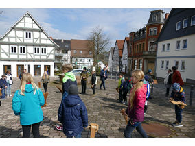 Rasseln in Naumburg - eine alte Ostertradition (Foto: Karl-Franz Thiede)